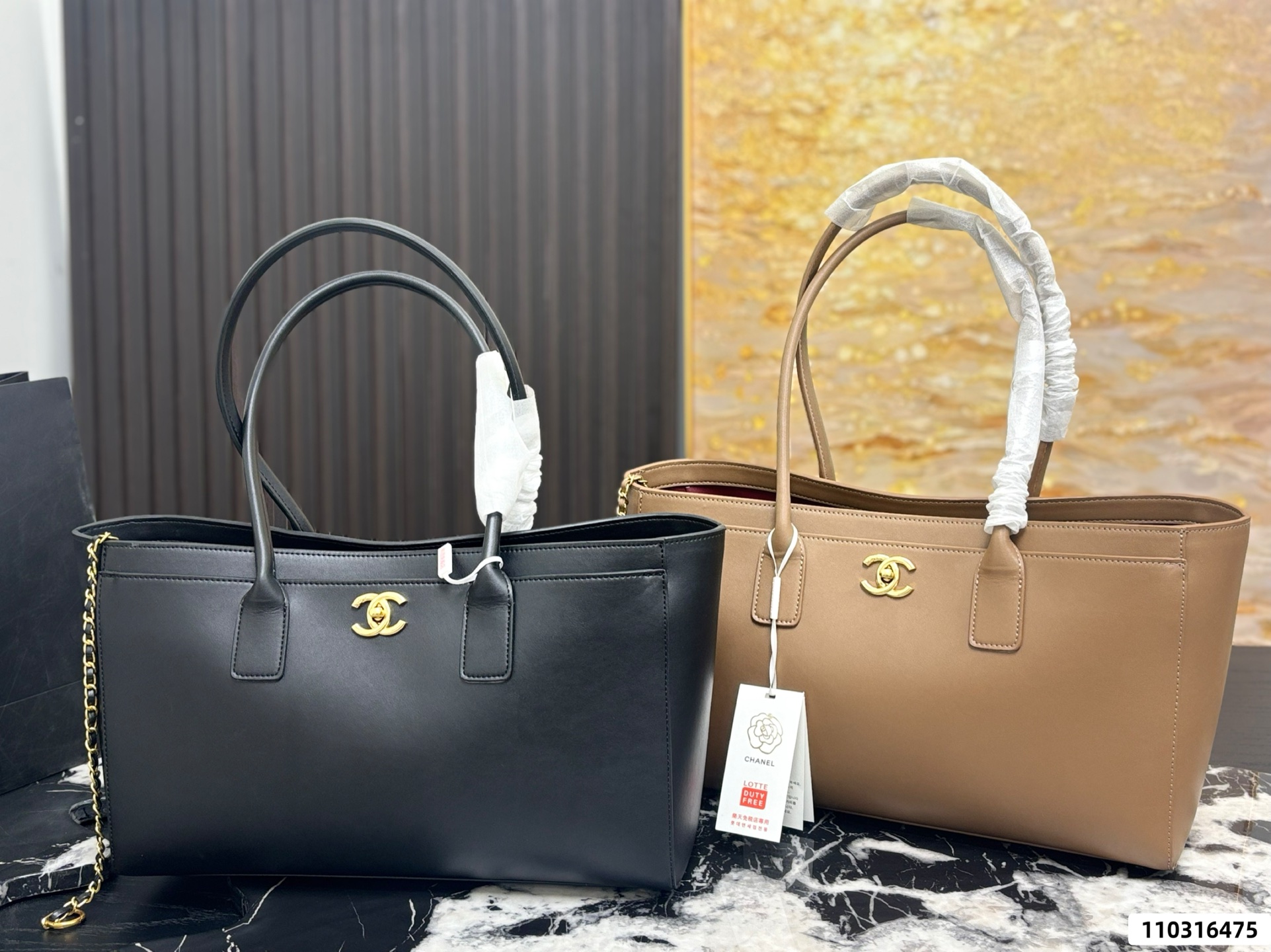 Chanel Black and Gold Cerf Box Bag - Image 2