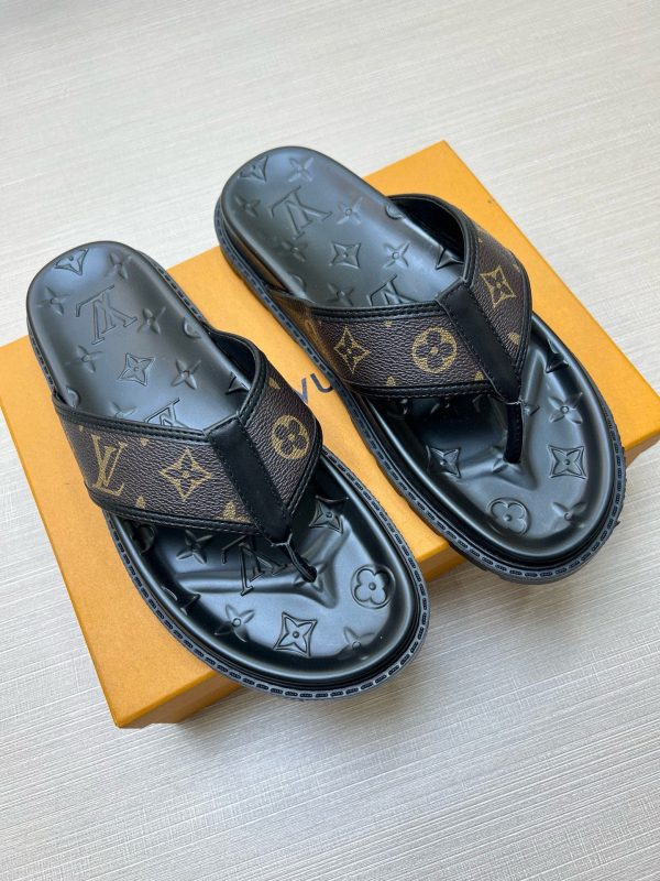 LV Black Thick-Soled Household Luxurious Slipper