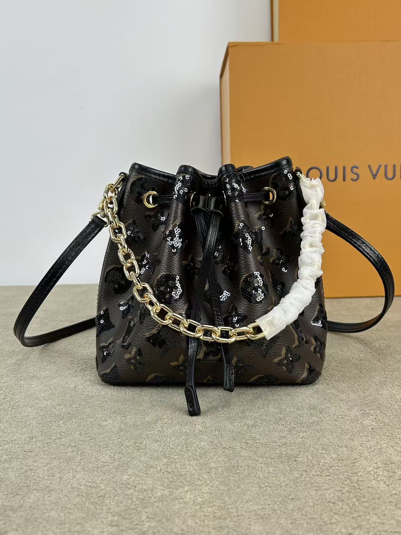 LV Noé BB Handbag - Image 1