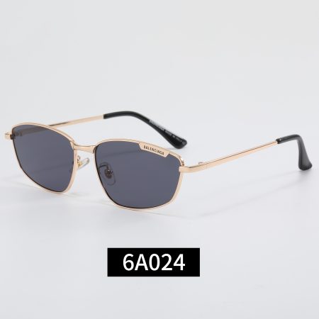 Balenciaga Fashionable Sunglasses - Image 2
