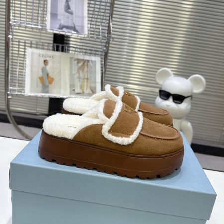 Prada shearlina-lined Suede Mules