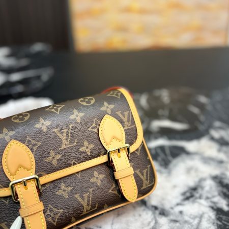 LV Satchel Wearable Wallet Bags - Image 2