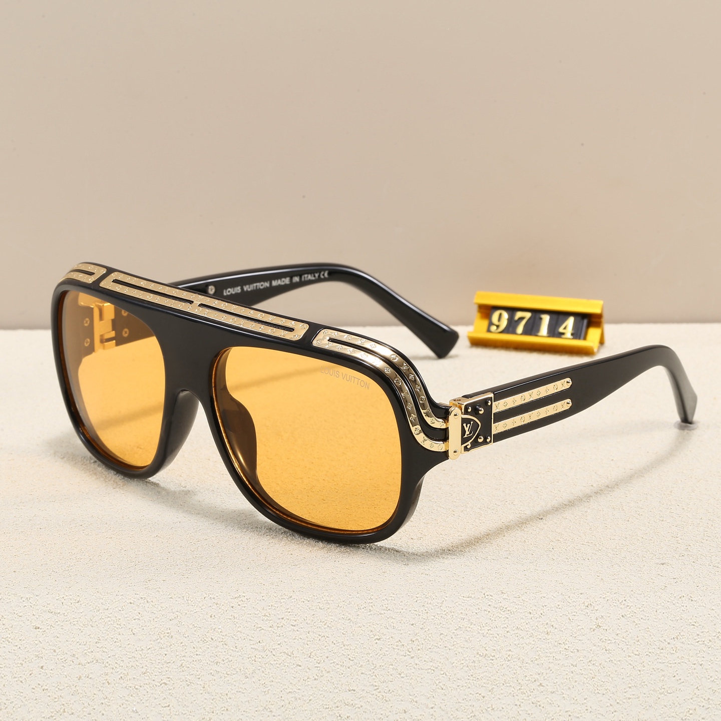 LV Fashionable Sunglasses - Image 1