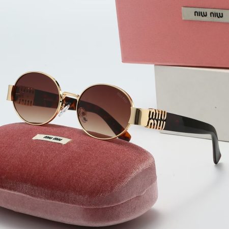 Miu Miu Fashionable Sunglasses - Image 4