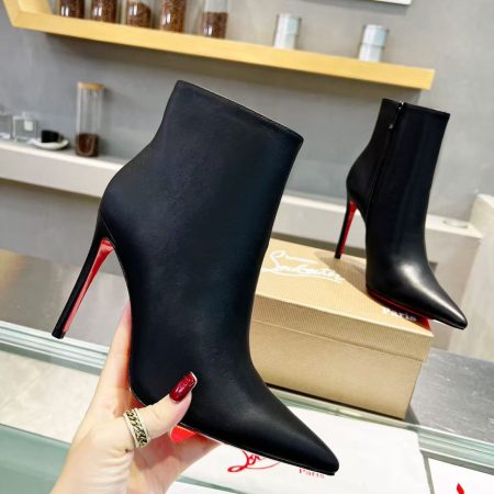 Christian Louboutin So Kate Booty Heels - Image 6