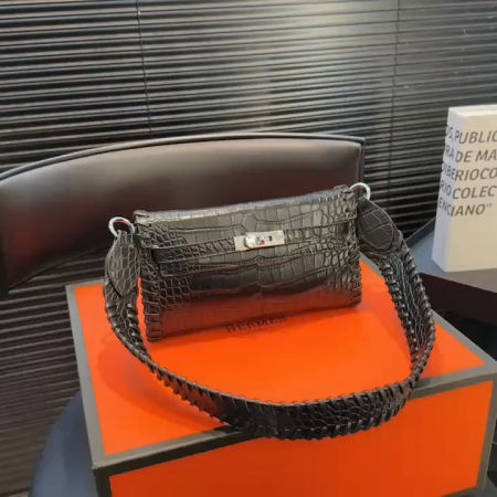 Hermès Kelly Crocodile-Print Bag