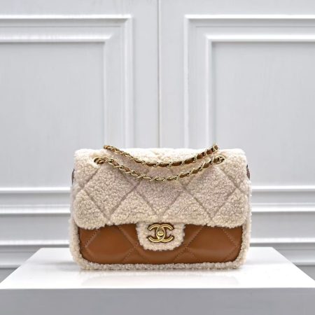 Chanel Autumn and Winter Series Flap Bag - Image 2