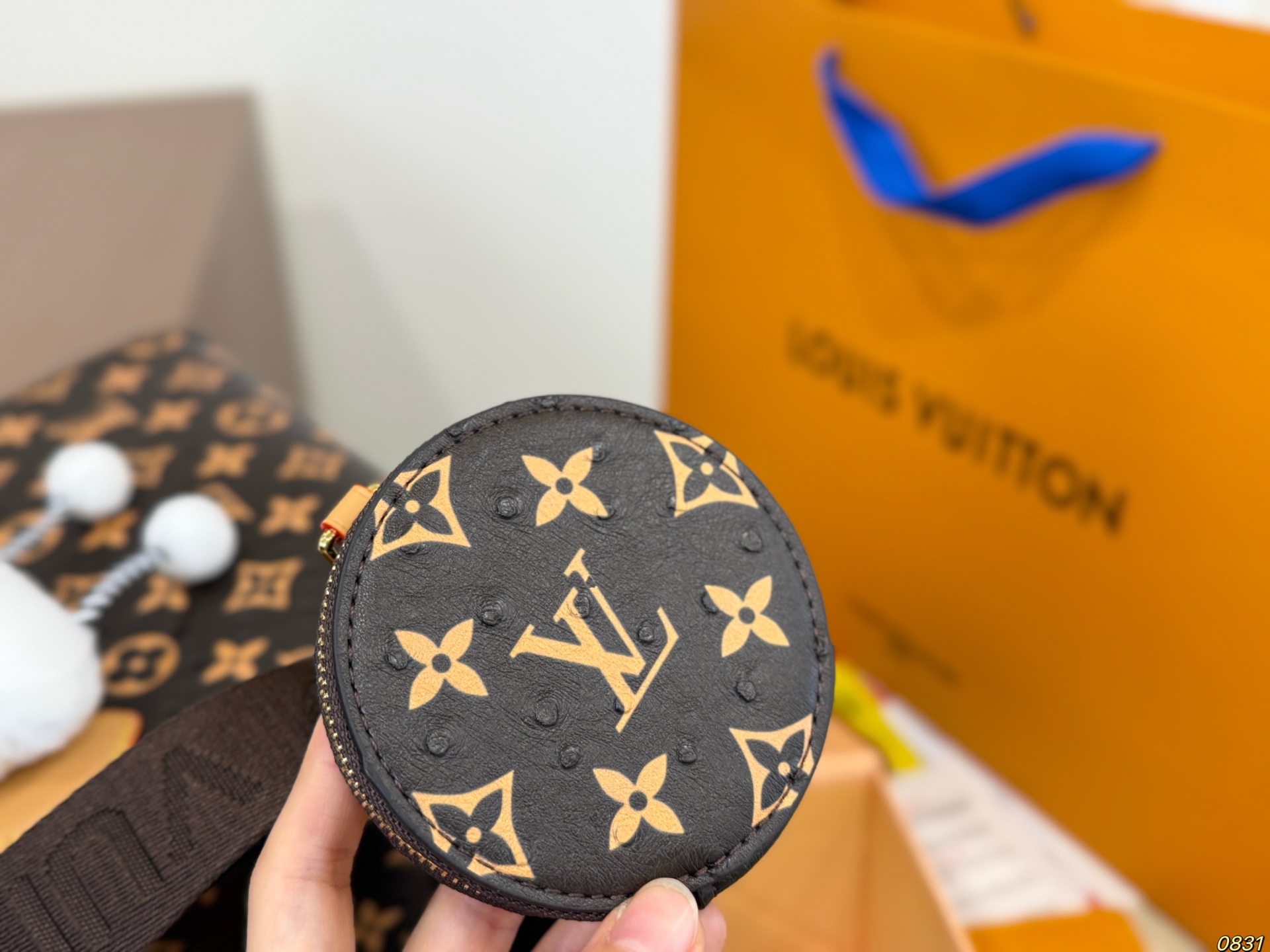 LV Tote Bag Limited Edition onthego - Image 4