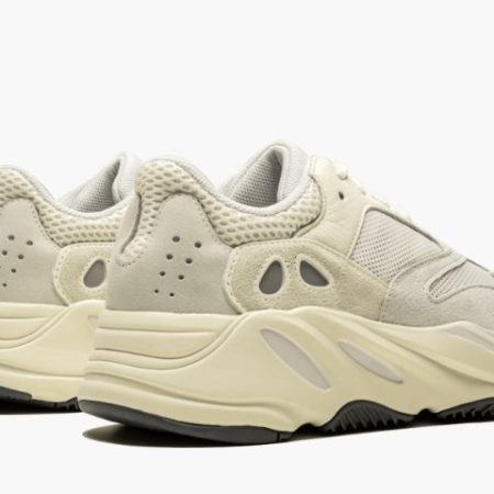 Yeezys Boost 700 “ Analog" - Image 3
