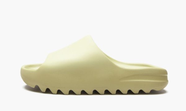 Yeezys Slide “ Desert Sand"