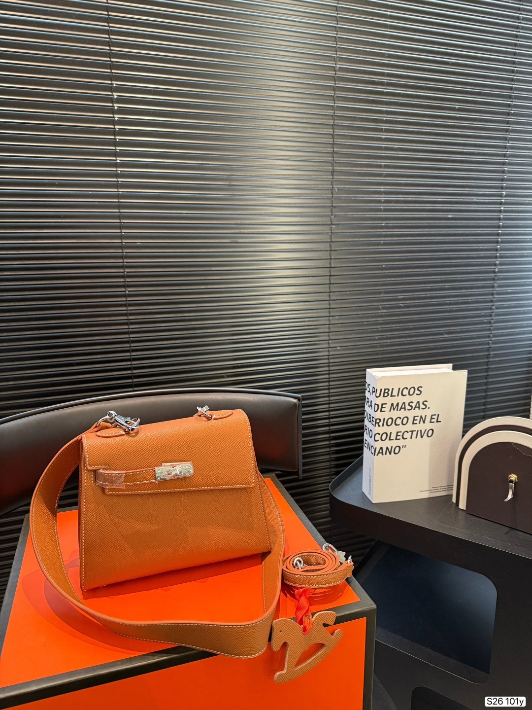 Hermès Kelly Milkshake White with Silver Hardware - Image 7