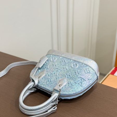 LV's New Shell Bag - Image 10