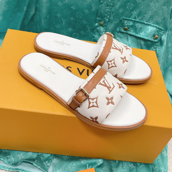 LV Comfortable Flat Slippers  Slide Sandal
