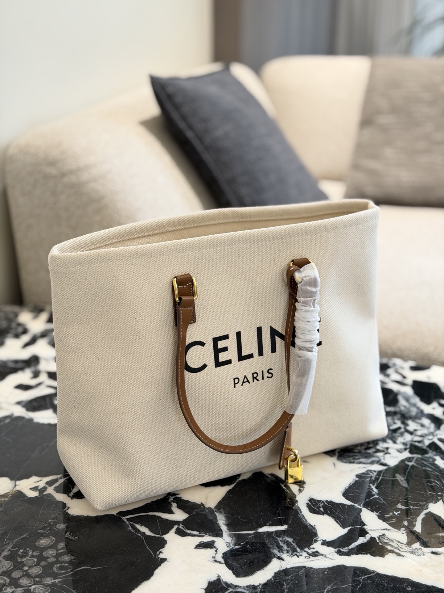 Celine Horizontal Cabas Tote Bag - Image 2