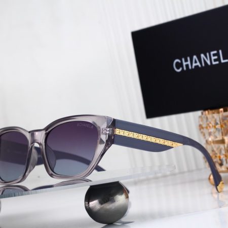 Chanel Fashionable Sunglasses - Image 9