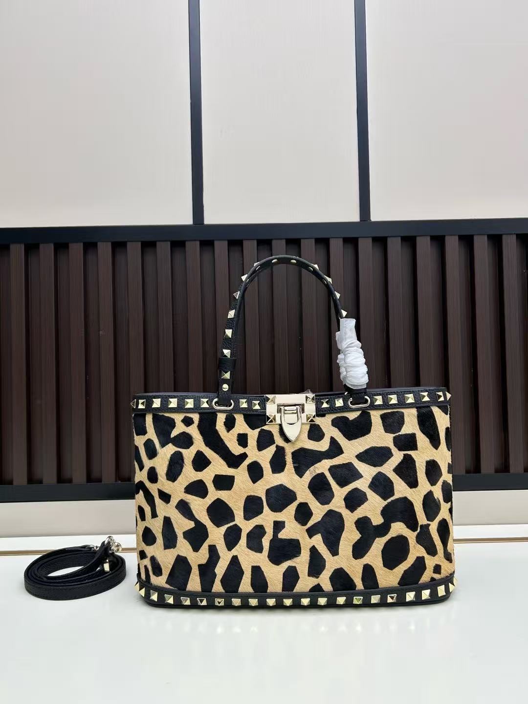 Valentino Garavani Rockstud Bag - Image 1