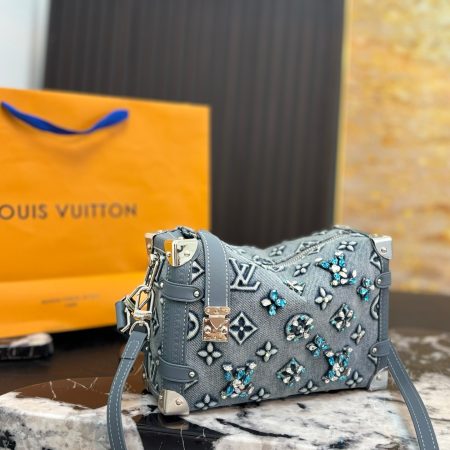 LV's New Trunk Bag - Image 8