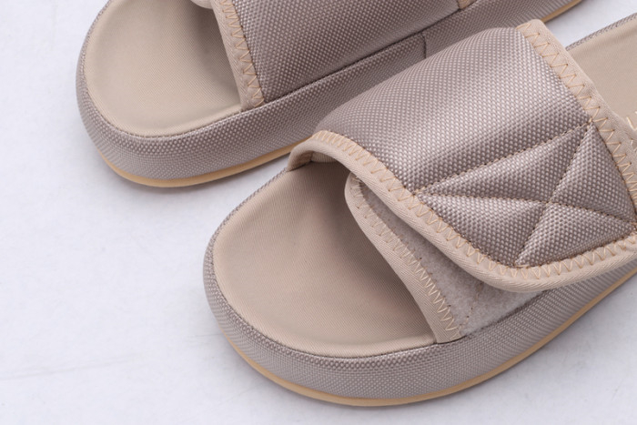Yeezy Slide 6 - Image 9