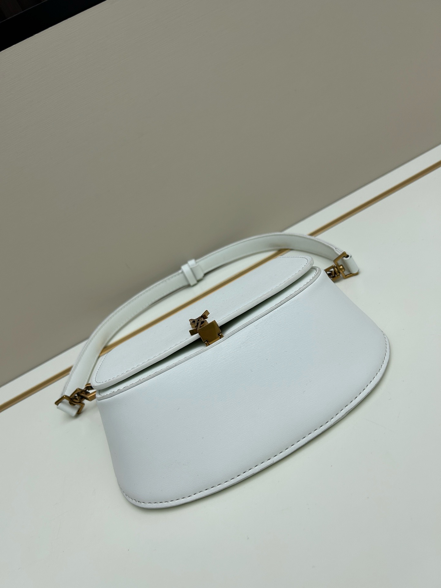 YSL Saint Laurent Voltaire Box Bag - Image 5