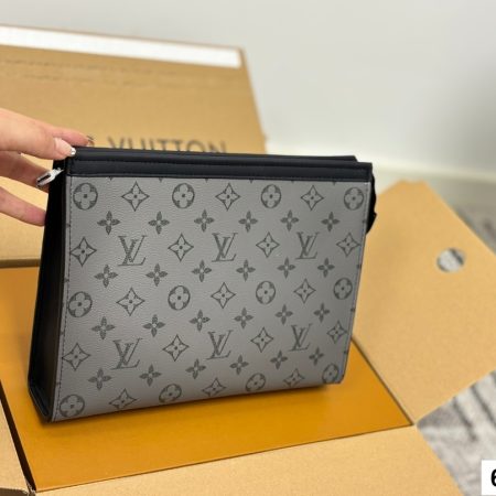 Lv Papollo Bag - Image 3