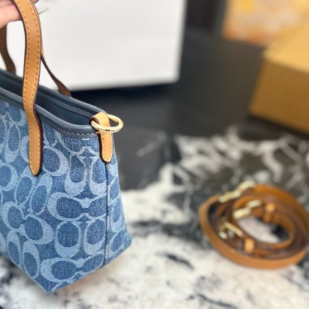 Coach Laurel 19 Denim Tote Bag - Image 3