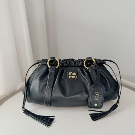 Miu Miu Shoulder Bag in Nero - Image 2