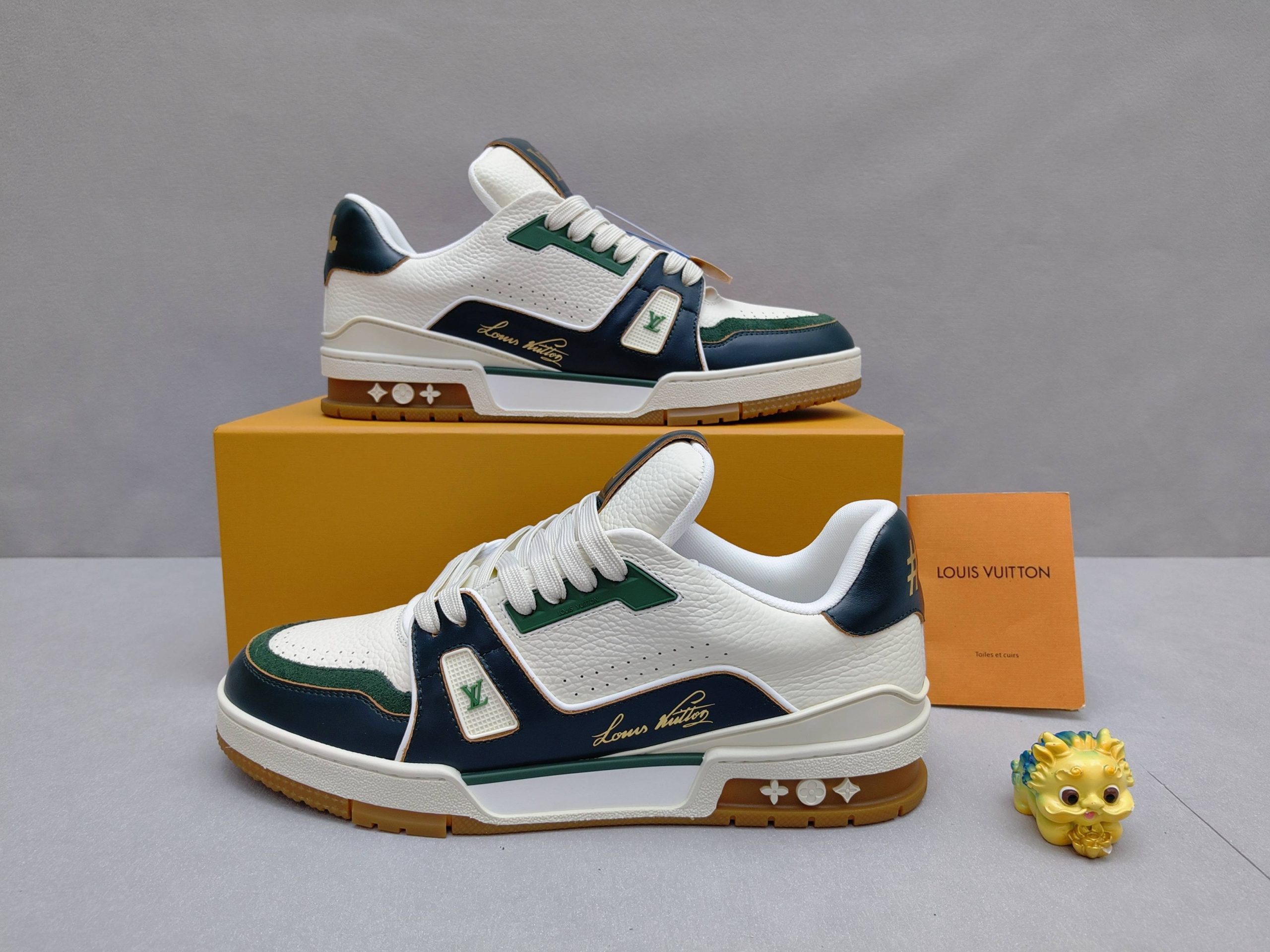 LV Men Trainer Sneakers Top Quality - Image 1