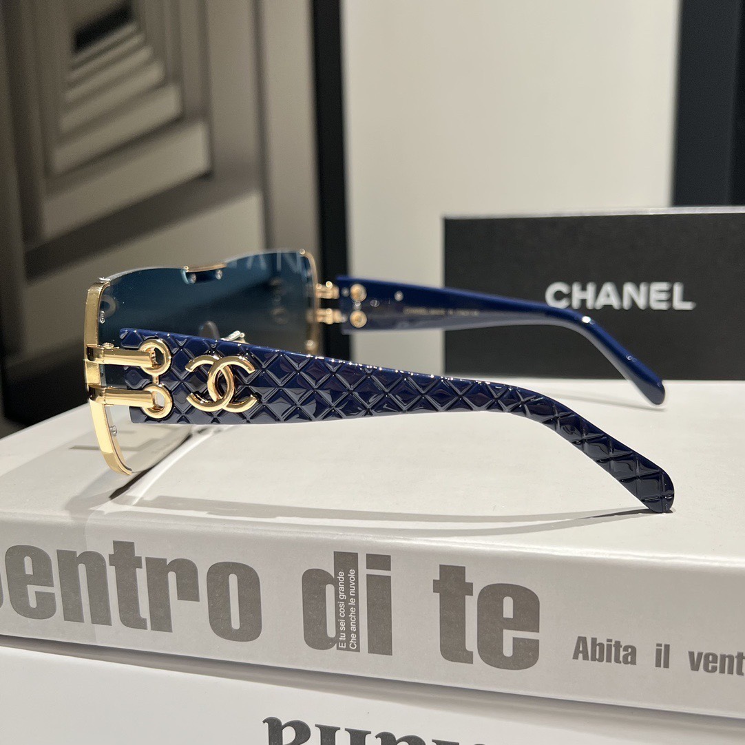 Chanel Fashionable Sunglasses - Image 8
