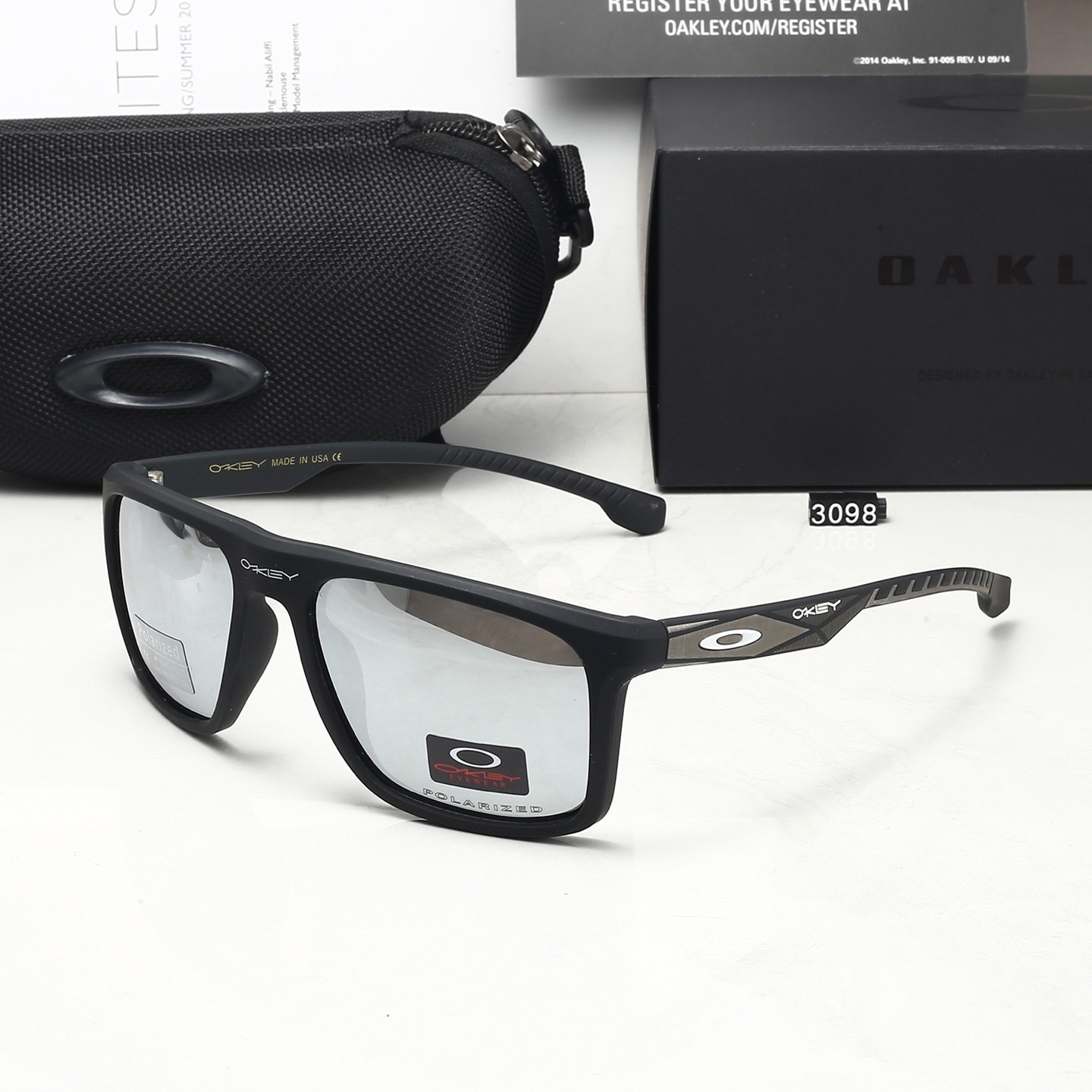 Oakley Fashionable Sunglasses - Image 5