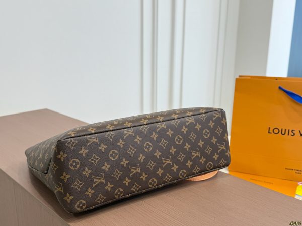 LV's New Tote Bag
