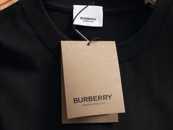 Burberry T-Shirt