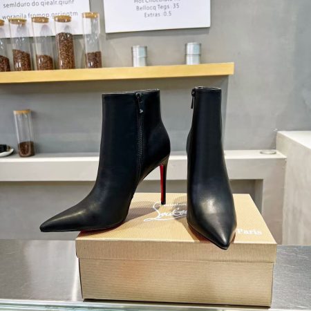 Christian Louboutin So Kate Booty Heels
