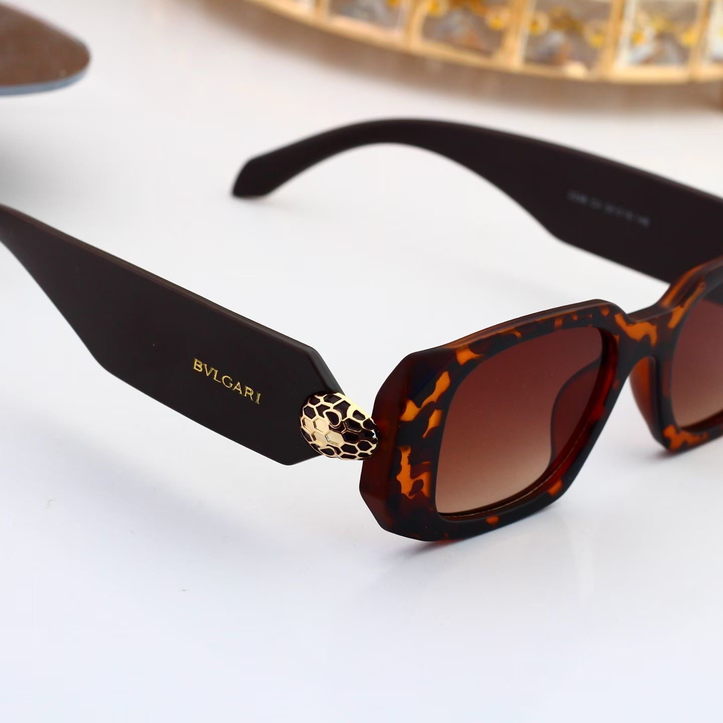Bulgari Fashionable Sunglasses - Image 8