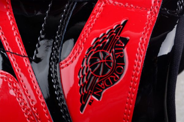 AIR JORDAN 1 HIGH OG BRED PATENT 555088-063