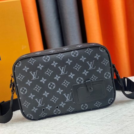 LV Alpha Messenger Bag - Image 4