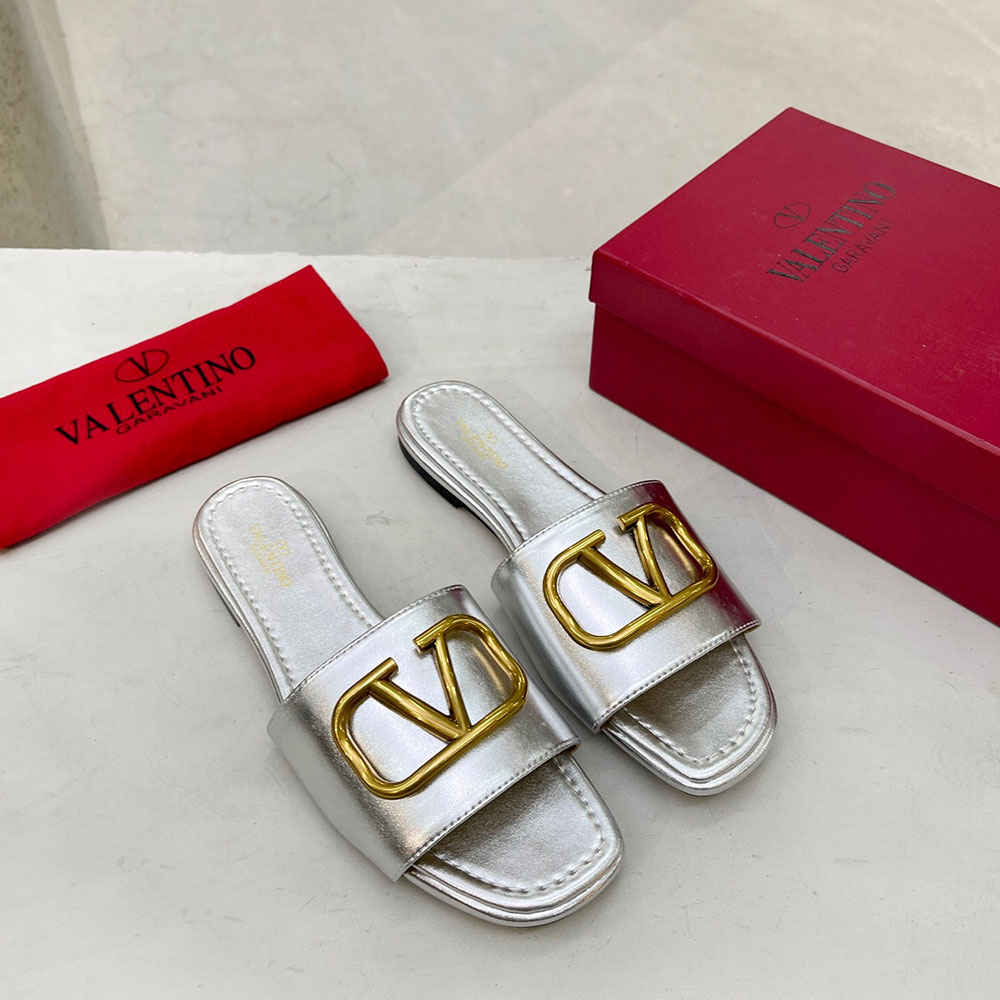 Valentino Leather Casual Fashion Flip-Flops Slide Sandal - Image 9