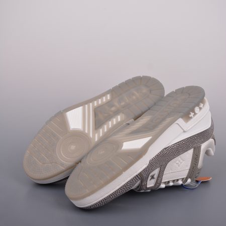 LV Trainer Sneakers High Quality - Image 9