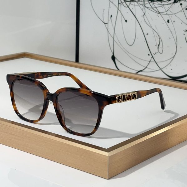 Gucci  Mirror leg Logo sunglasses Top quality