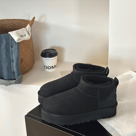 UGG Women's Classic Ultra Mini Boot - Image 4