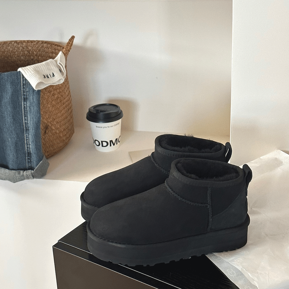 UGG Women's Classic Ultra Mini Boot - Image 4