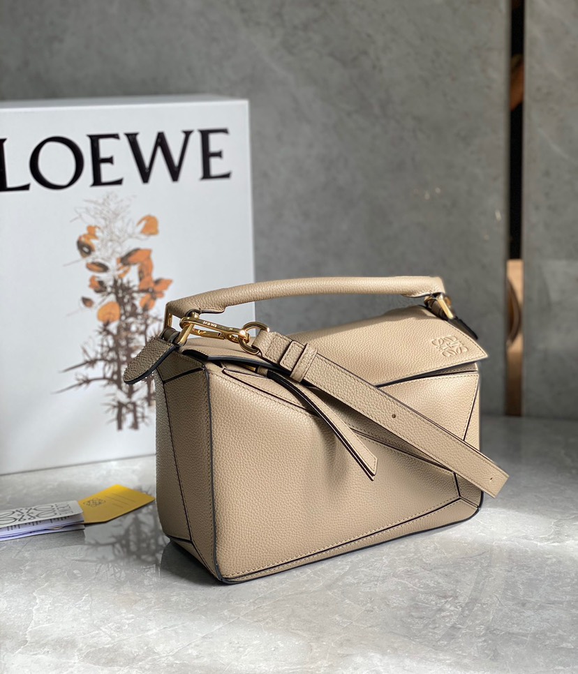 Loewe Small Puzzle Biege - Image 1