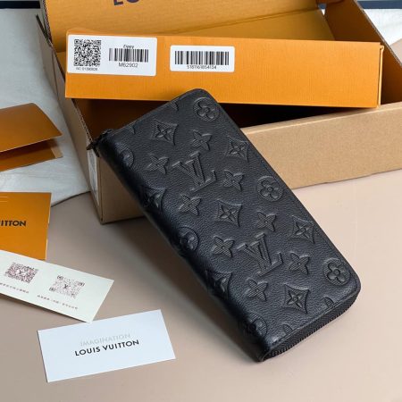LV  Zippy Wallet - Image 3