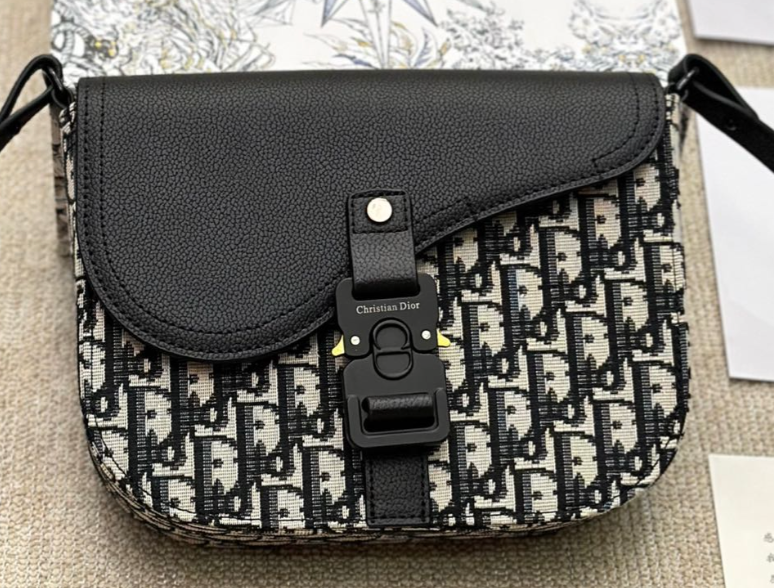 Dior Saddle With Strap Bag - Image 3
