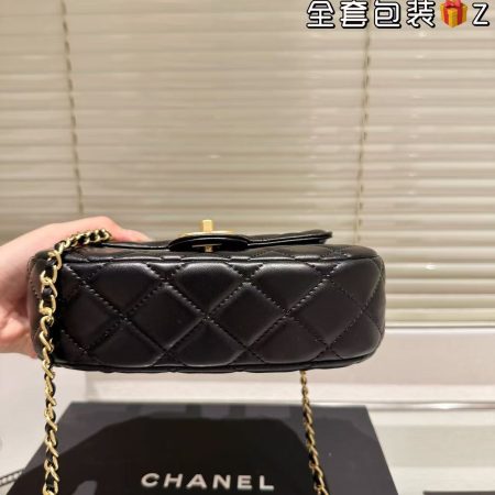 Chanel Matelasse Vintage Top Handle Bag - Image 5