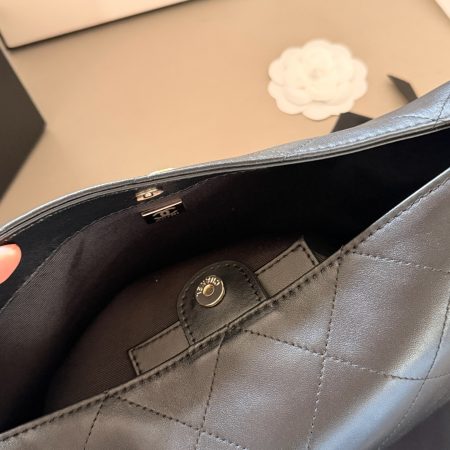 Chanel Hobo Bag - Image 9