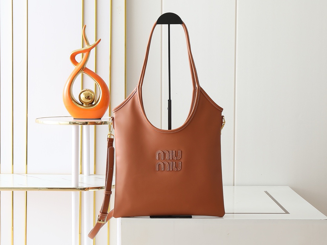 Miu Miu Isetan Limited Edition Tote Bag - Image 4