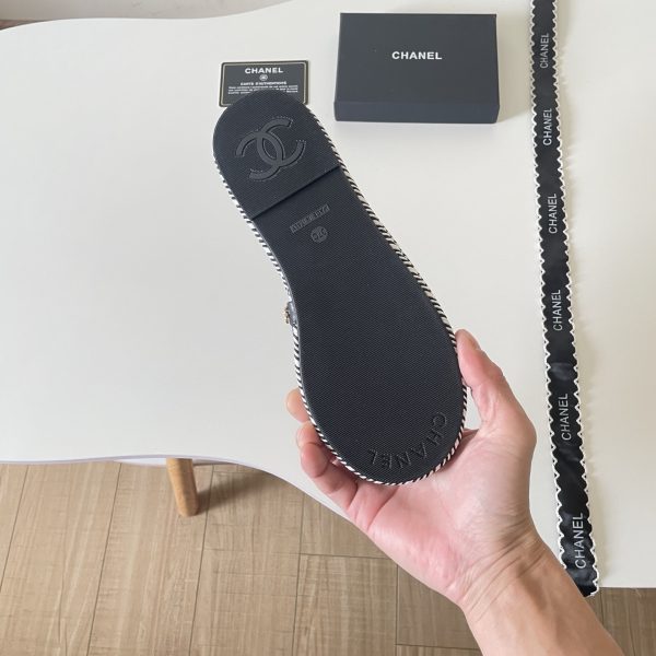 Chanel 26P Double C Two-Tone Kitten Heel Slippers