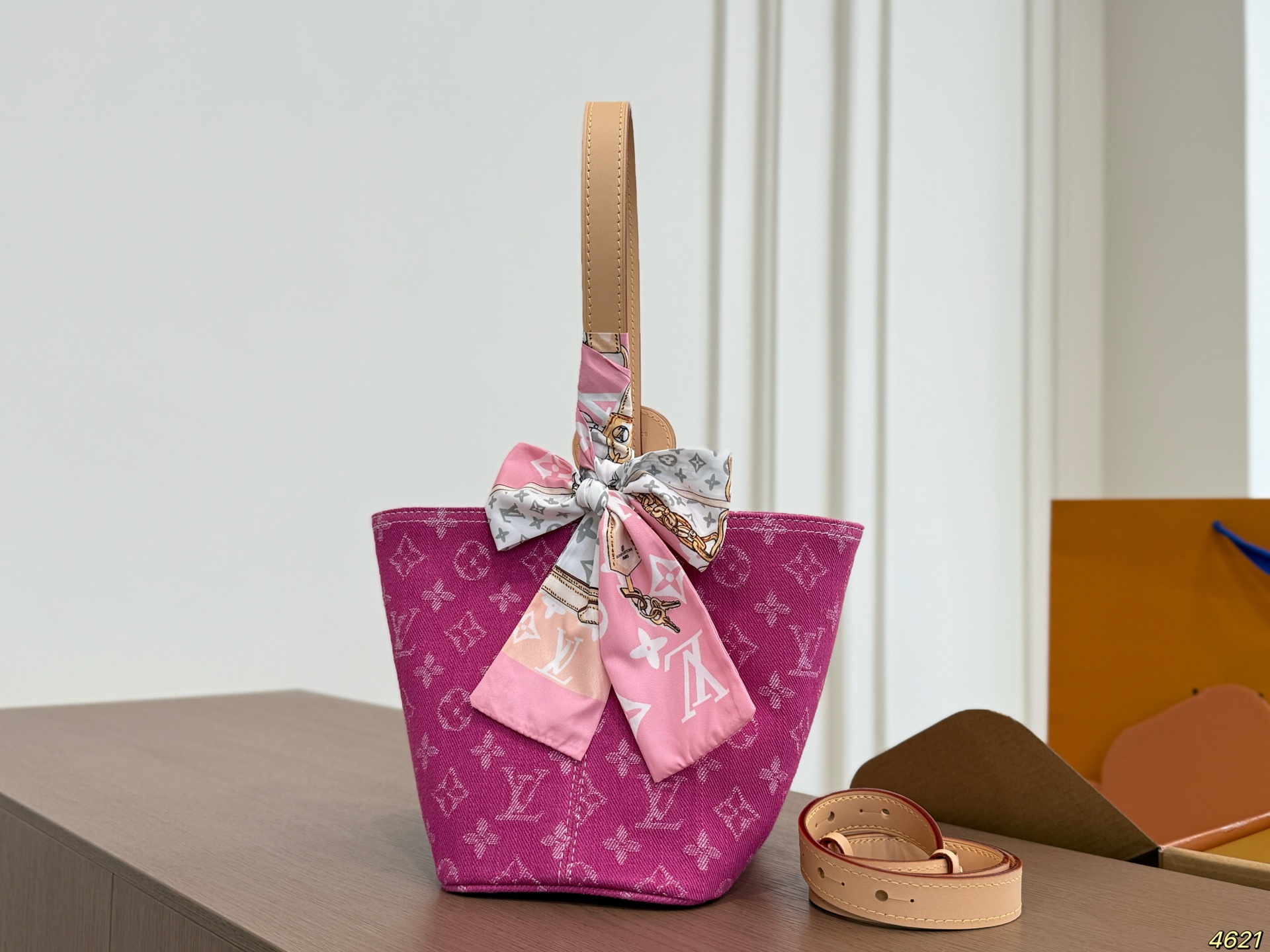 LV Allinbb Bucket Bag Denim Bag - Image 5