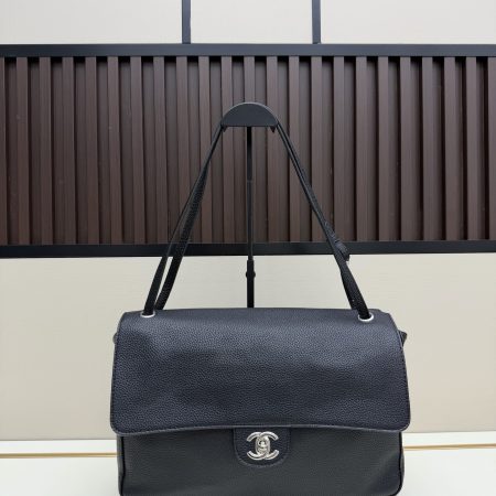 Chanel 26S Maxi Shoulder Bag - Image 3