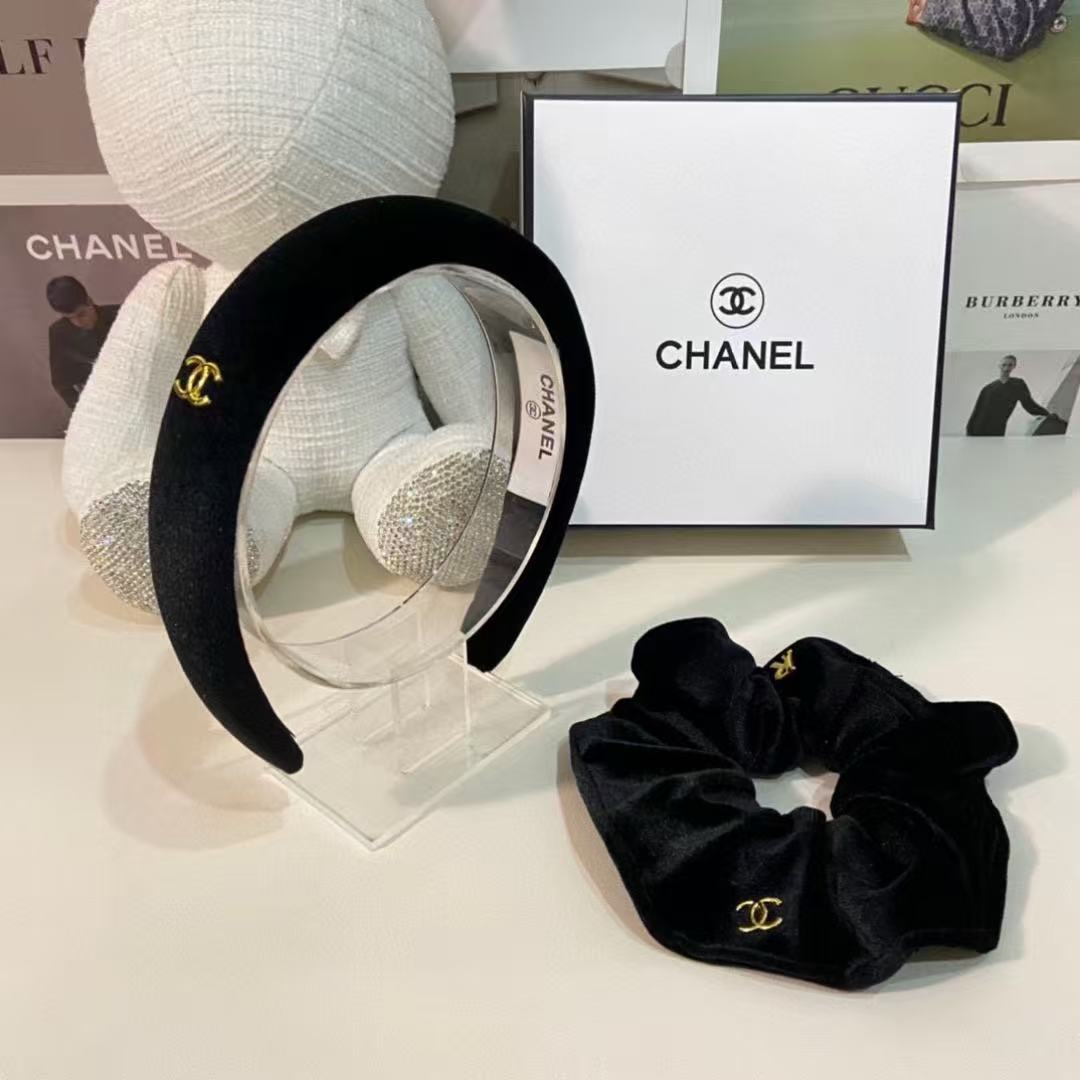 Chanel New Velvet Headband - Image 1